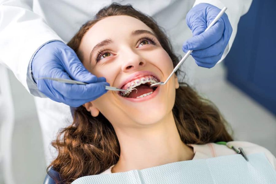 tratament ortodontic Craiova, aparat dentar safir